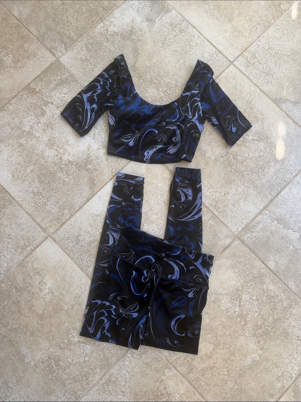 Athleta Women’s Black & Blue Swirl Print High-Waist Suede Leggings Set